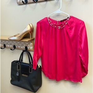 🆕🌹ZARA Beautiful fushia 💘 ZARA satin blouse Xs